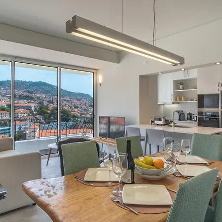 Elias Garcia The Beauty