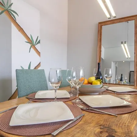 Elias Garcia The Beauty フンシャル